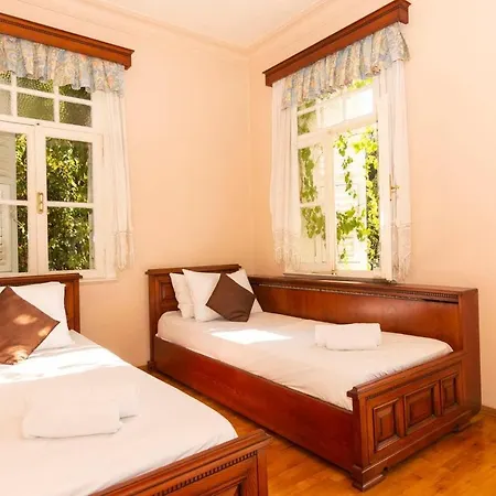 Apartment Nostalgic Island House In Buyukada With An Amazing Sea View Istanbul