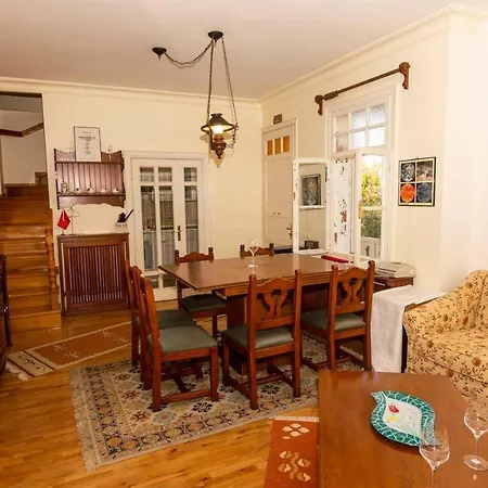 Apartment Nostalgic Island House In Buyukada With An Amazing Sea View Istanbul